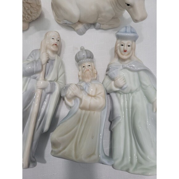 Vintage R O C Nativity Set 10 Blue Cream Jesus Mary Joseph Porcelain - Picture 9 of 15